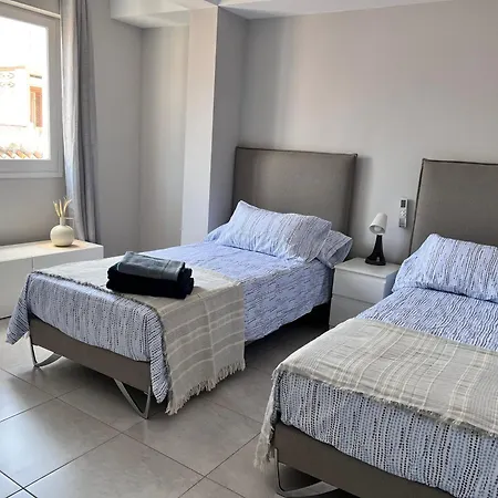 Hermoso Piso En El Centro Historico Con Balcon * Estepona