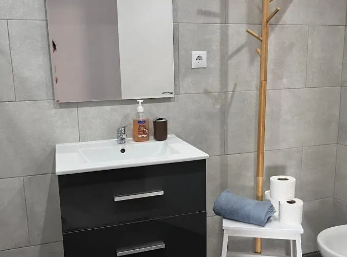 Hermoso Piso En El Centro Historico Con Balcon Apartment Estepona